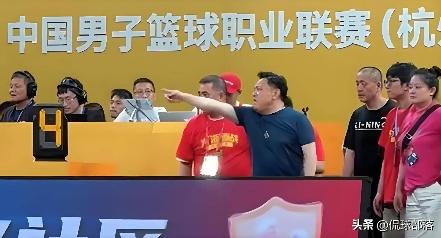 CBA媒体聚焦：球员们如何应对外界压力的简单介绍