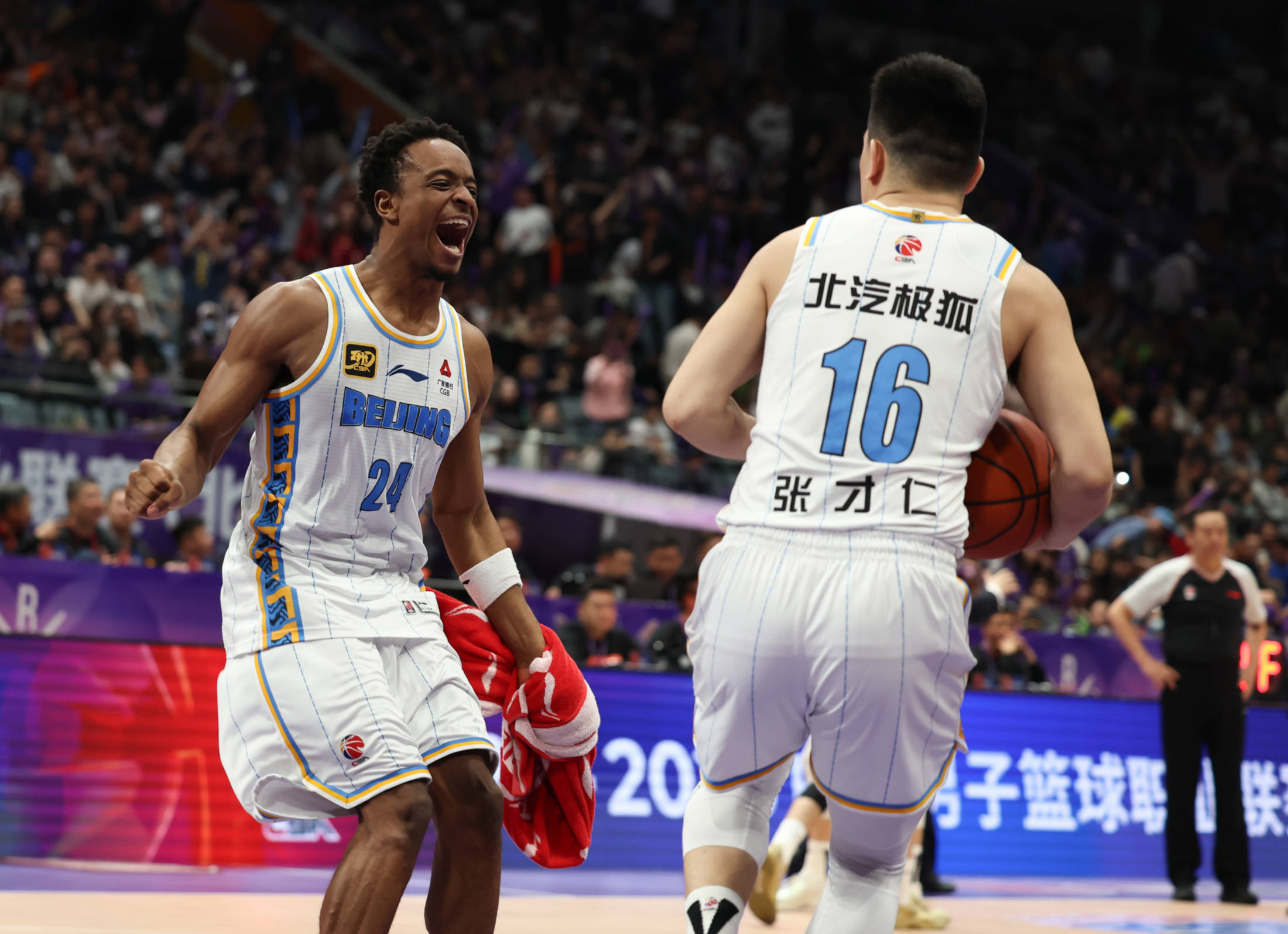 CBA媒体聚焦：球员们如何应对外界压力的简单介绍