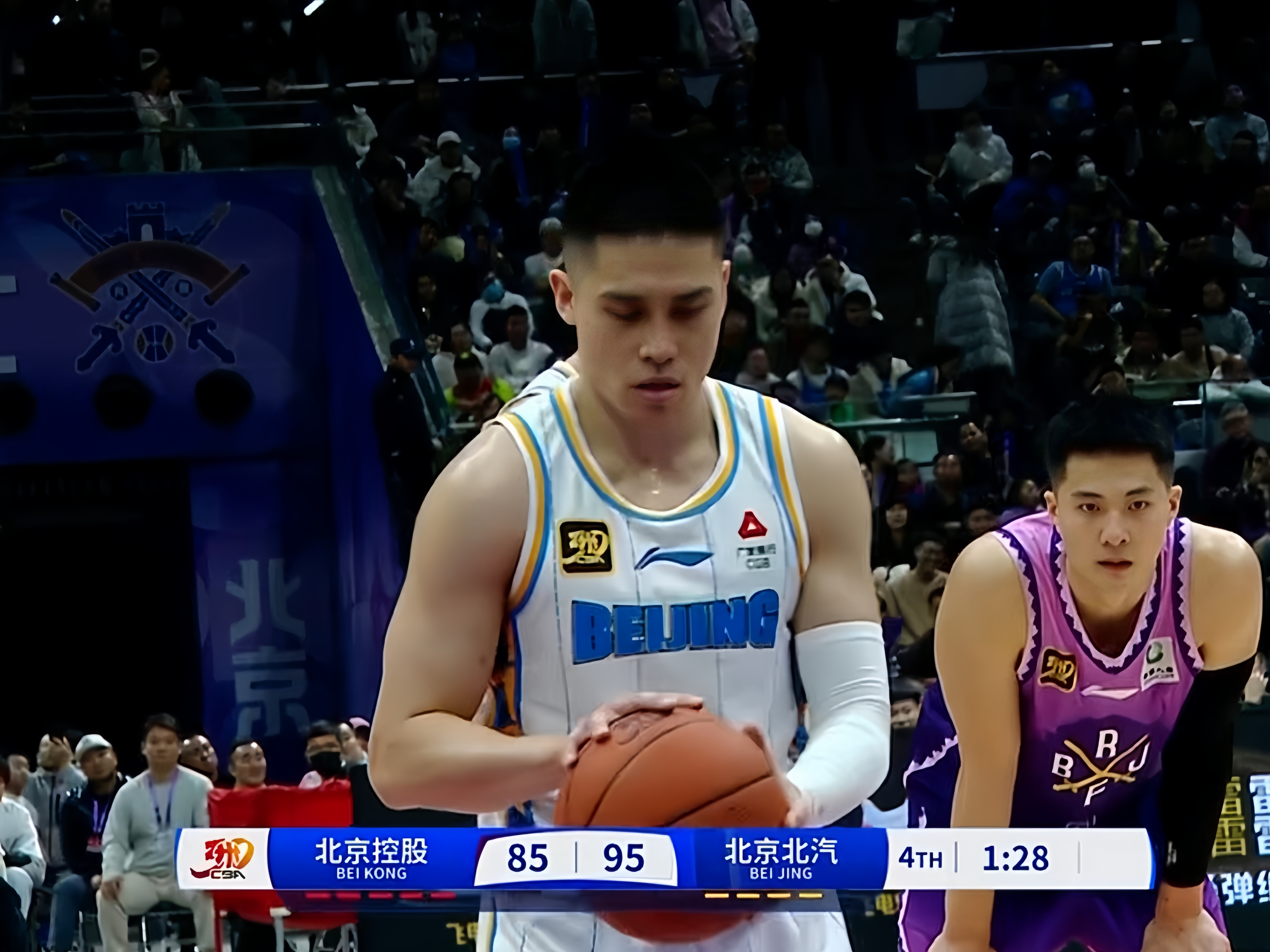 北京首钢通过转会调整阵容，期望冲击季后赛的简单介绍