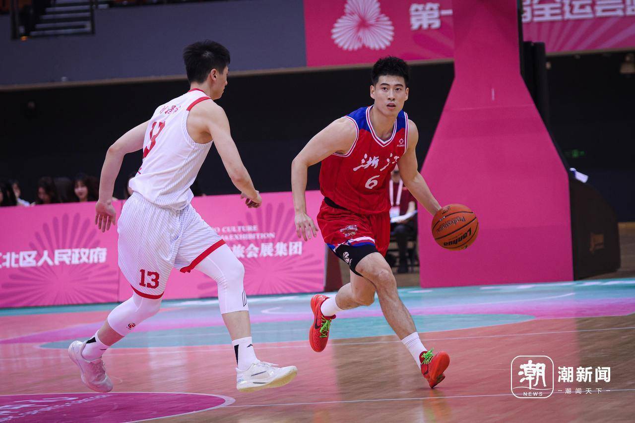 包含江苏龙肯男篮阵容深度逐步得到增强的词条